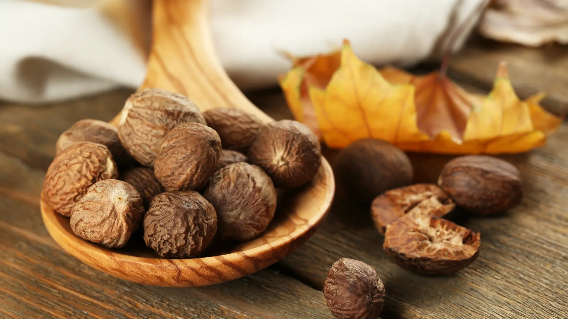 Мускатный орех Nutmeg